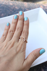 Rosegold Curve Stone Finger Ring