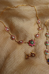 Delicate Jadau Kairi Close Neck Set