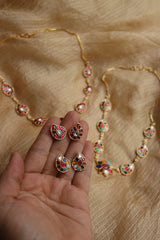 Delicate Jadau Kairi Close Neck Set