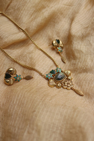 Antique Turquoise Flower Pendant Set