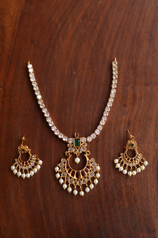 AD Chaand Pendant Set