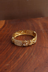 AD 5 Line Lakshmi Flower Bangle