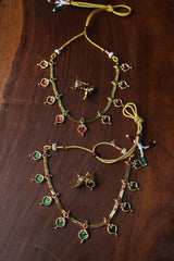 Heart Leaves Close Neck Set