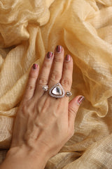 Kundal Dual Finger Ring