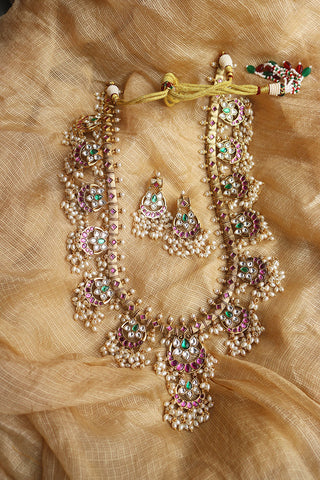 Lotus Kundan Guttapusalu Set Long