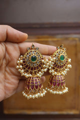 Big Tilak Chaand Jhumkas