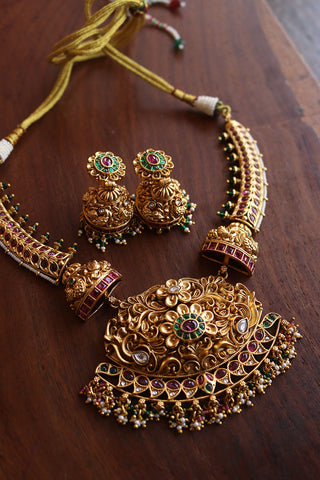 Matte Intricate Gopuram Pendant Set