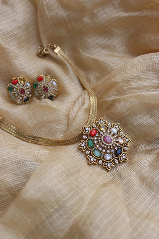 Multi Oval Close Neck Set