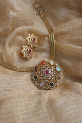 Multi Wheel Pendant Close Neck Set