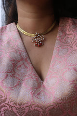 Flower Pendant Close Neck Set