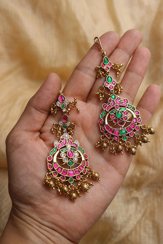 Jadau intricate Teeka