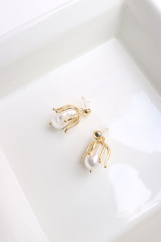 Pearl Clasp Bud Earrings