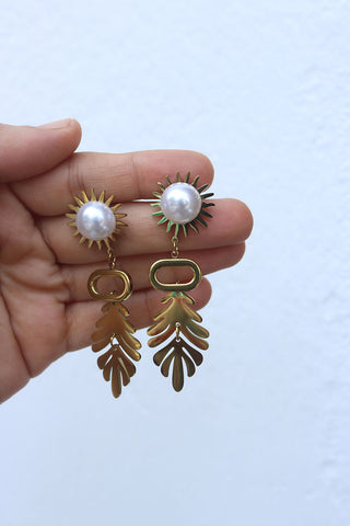 Leaf Pearl Cutwork Earrings