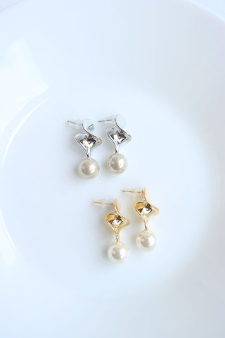 Pearl Twister Studs