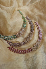 AD Ovals Close Neck Set