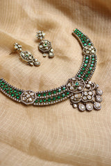 Victorian Peacock Tilak Close Neck Set