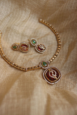 Delicate Curved Pendant Set