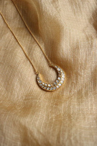 Mother Of Pearl Chaand Chain