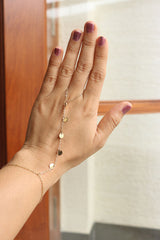 Dainty Circles Handchain