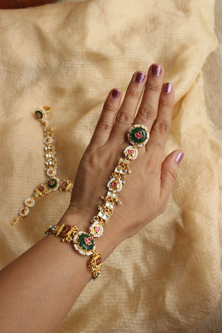 Chaand Pachi Kundan Haathphool