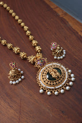 Krishna Maala Pendant set
