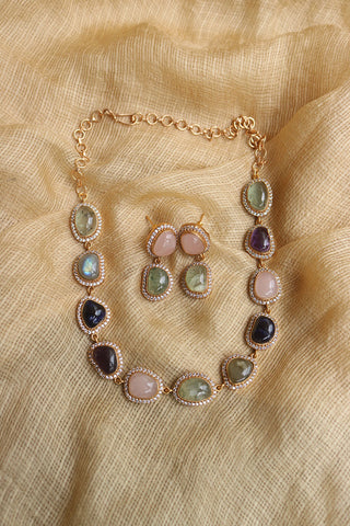 Earthy Stones Close Neck set
