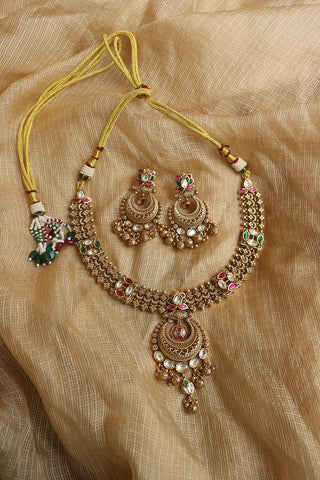 Kundan Lotus Close Neck Set