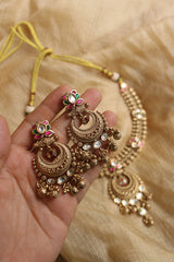 Kundan Lotus Close Neck Set