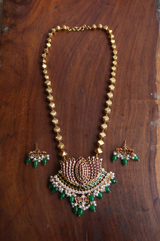Lotus Kemp Maala Pendant Set