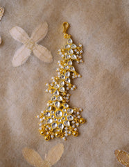 White Kundan Tri Tear Drop Teeka