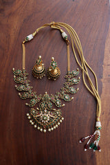 Green Paisley Matte Short Necklace