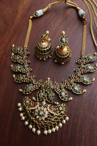 Green Paisley Matte Short Necklace