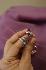 92.5 Silver Square Clasp Toe Rings