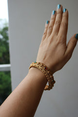 Intricate Leaf Ruby Green Kadas