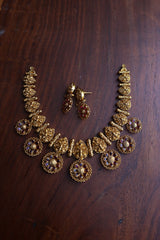 Intricate Ruby Flower set